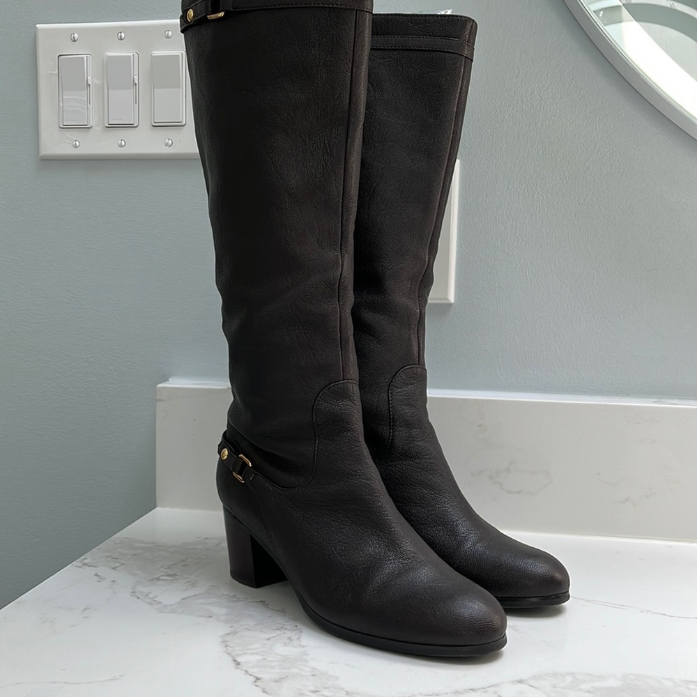 Brown boots